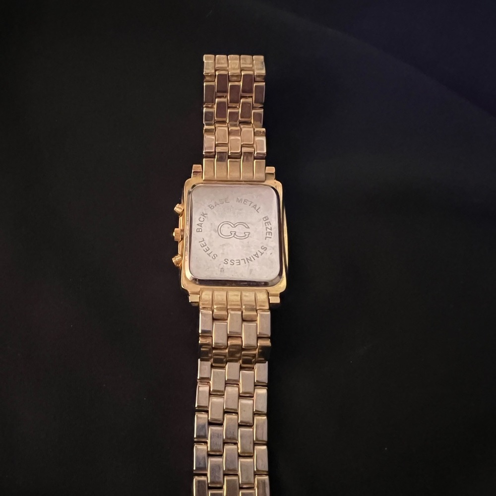 Bought this watch at Nordstrom during a sale.  Never wore it.  Needs battery - Picture 2 of 5